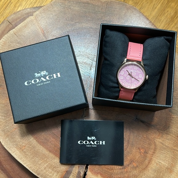 NEW IN BOX COACH 32mm RUBY WATCH WITH SIGNATURE FACE - Picture 10 of 16